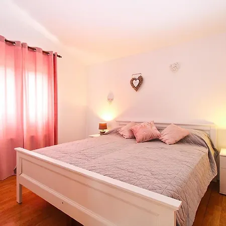 Apartment Fuer 4 Personen Ca 50 Qm In Banjole, Istrien Istrische Riviera *