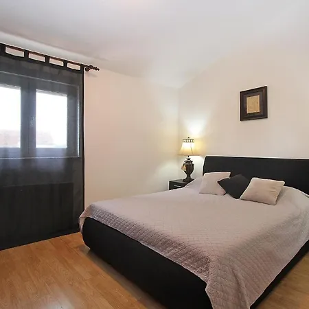 Apartment Fuer 4 Personen Ca 50 Qm In Banjole, Istrien Istrische Riviera